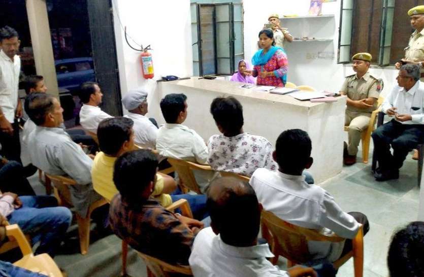 प्रशासन ने दीपावली से पहले चेताया: बगैर लाइसेंस बेचे पटाखे तो जाओगे जेल प्रशासन ने दीपावली से पहले चेताया: बगैर लाइसेंस बेचे पटाखे तो जाओगे जेल