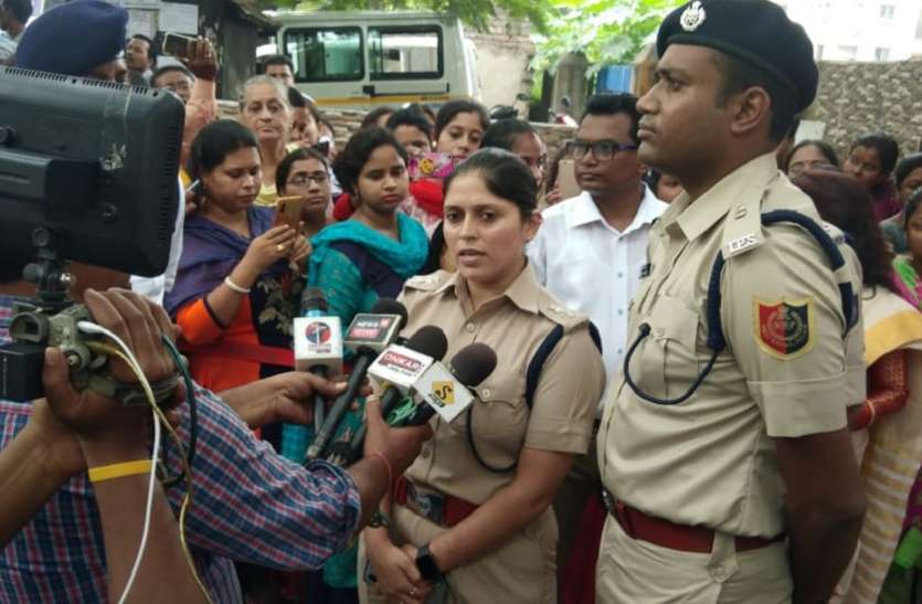 तेज आवाज वाले पटाखे के विरोध में जागरूकता रैली तेज आवाज वाले पटाखे के विरोध में जागरूकता रैली