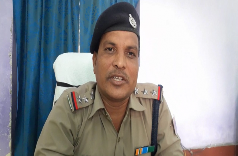 रेलवे ने चलाया चेकिंग अभियान, बिना टिकट यात्रा कर रहे 150 से ज्यादा यात्री आये गिरफ्त में रेलवे ने चलाया चेकिंग अभियान, बिना टिकट यात्रा कर रहे 150 से ज्यादा यात्री आये गिरफ्त में