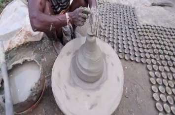 Potters society problem increase on Diwali for Clay lamp sell दीपावली पर घटी मिट्टी के दीयों की बिक्री, मुश्किल से गुजर रहा कुम्हार समाज