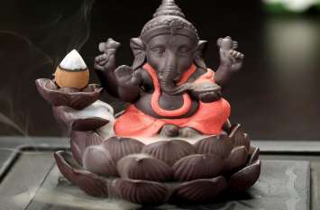how to worship lord ganesha on wednesday पैसों की किल्लत से हैं परेशान तो बुधवार को ऐसे करें गणपति को प्रसन्न