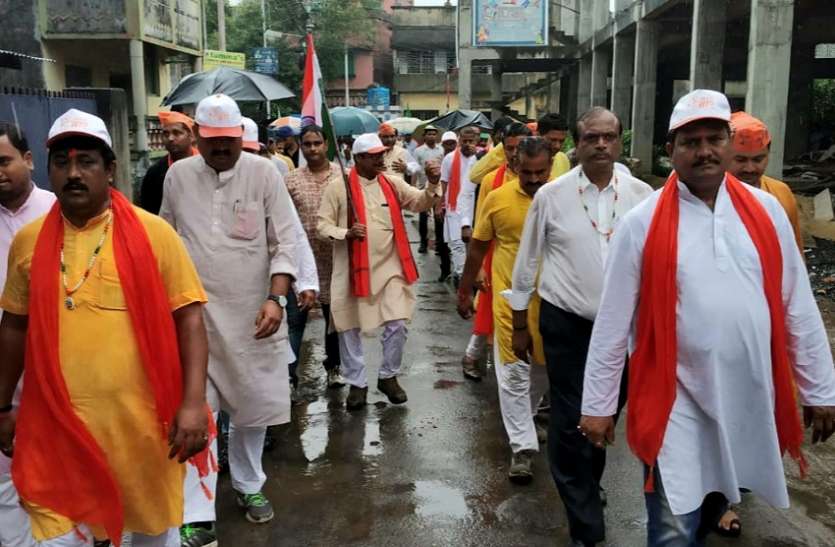 मध्य हावड़ा में निकली भाजपा की संकल्प यात्रा मध्य हावड़ा में निकली भाजपा की संकल्प यात्रा