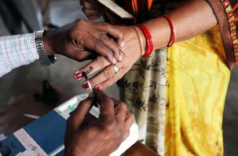 पश्चिम बंगाल के तीन विधानसभा सीटों के लिए उपचुनाव 25 नवम्बर को West Bengal: पश्चिम बंगाल के तीन विधानसभा सीटों के लिए उपचुनाव 25 नवम्बर को
