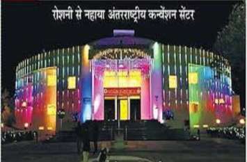 Folk art of Bihar engraved on the walls of welcome the President राष्ट्रपति के स्वागत में राजगीर की दरोदीवारों पर उकेरी गई बिहार की लोककलाएं