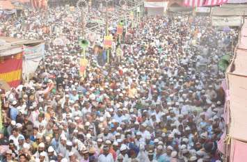 Urs E Razavi: Mass rush in kul Sharif of Ala Hazrat Urs E Razavi: कुल शरीफ में उमड़ा जायरीनों का सैलाब- देखें वीडियो