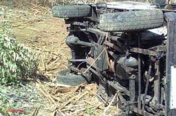 two persons died in jeep overturns at Begun chittorgarh जीप पलटने से दो दोस्तों की मौत, एक ही परिवार के सात सदस्यों सहित आठ घायल