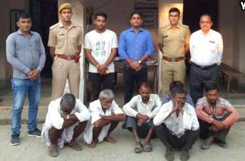 12 people arrested for betting on cards झालरापाटन और सारोला में कार्रवाई