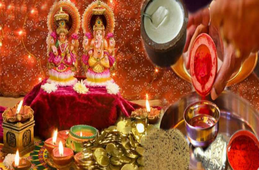 दिवाली की रात जरुर करें ये उपाय, प्रसन्न होंगी देवी लक्ष्मी, देंगी कर्ज मुक्ति का आशीर्वाद दिवाली की रात जरुर करें ये उपाय, प्रसन्न होंगी देवी लक्ष्मी, देंगी कर्ज मुक्ति का आशीर्वाद