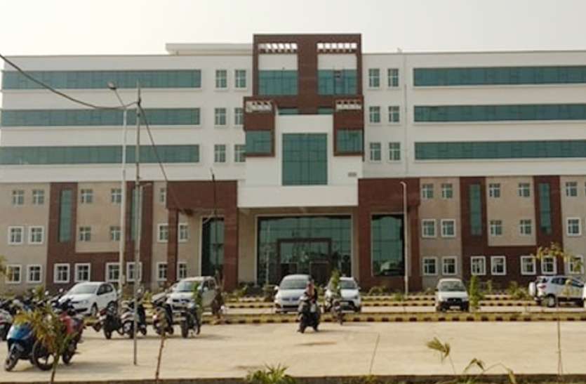 Kota Medical College लापरवाही पर मेडिकल कॉलेज अधीक्षक को नोटिस, वार्डों की निगरानी बढ़ाई