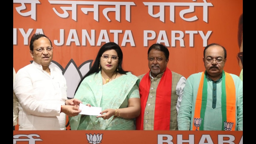भाजपा की इस खूबसूरत नेता ने की किस तृणमूल कांग्रेस के नेता से मुलाकात जानिए भाजपा की इस खूबसूरत नेता ने की किस तृणमूल कांग्रेस के नेता से मुलाकात जानिए