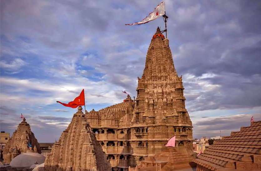 सालों पुराने इस मंदिर में शाम को नहीं रुकता कोई, जो भी रुका उसका हुआ है ऐसा हाल