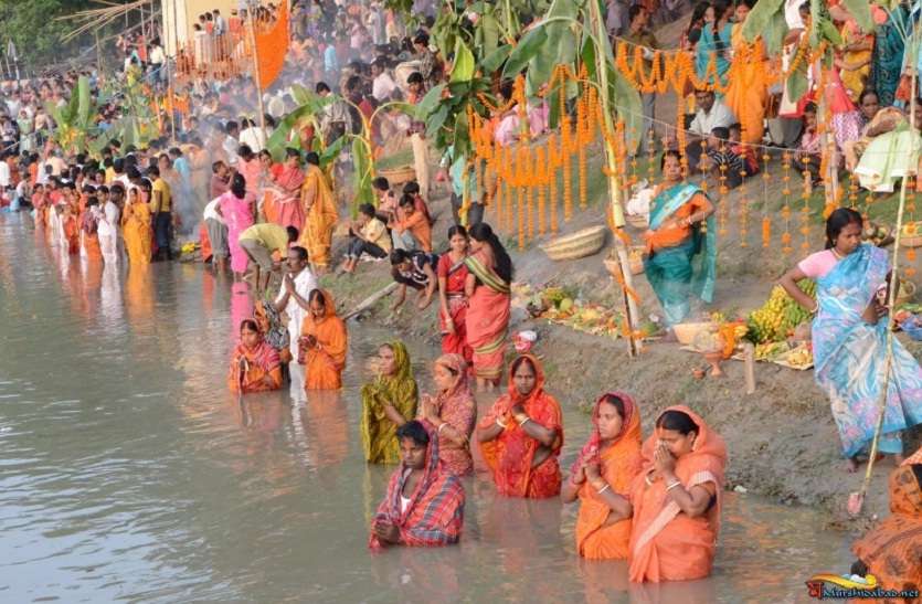 छठ महापर्व, मुस्लिम परिवार भी जुड़े हैं छठ के रोजगार से छठ महापर्व, मुस्लिम परिवार भी जुड़े हैं छठ के रोजगार से