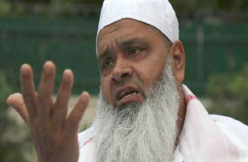Badruddin Ajmal Said Muslims Should Give Birth Many Children मुसलमानों को ज्यादा बच्चे पैदा करने की बात कहकर फंसे बदरुद्दीन, चारों तरफ हो रही निंदा