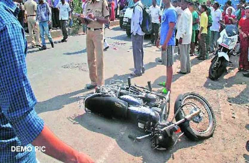 big bike accident 2 killed 3 injured in bharatpur, bike accident बाइक पर सवार थे पांच लोग, बेकाबू होकर पेड़ से टकराई, चाचा-भतीजे की मौत, तीन घायल