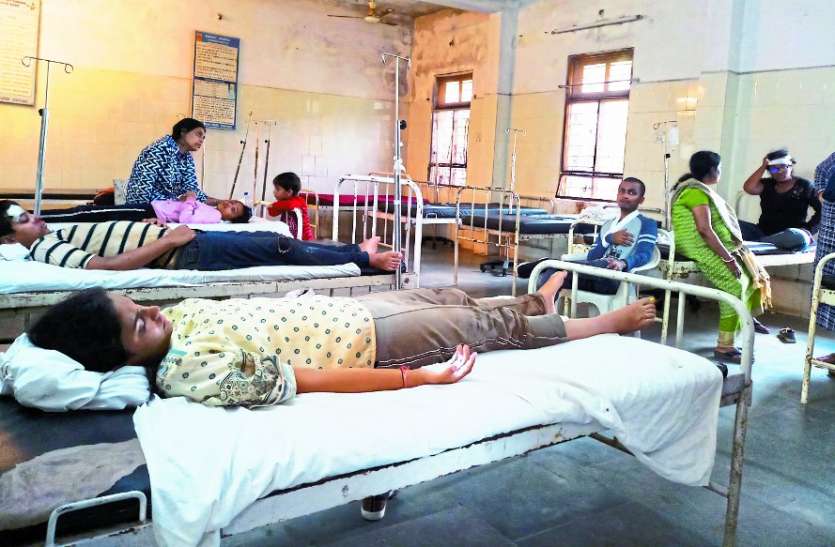 ड्राइवर आंटी बहुत तेज गाड़ी चला रही थी, सामने मोड़ आया गाड़ी पलट गई, देखें वीडियो ड्राइवर आंटी बहुत तेज गाड़ी चला रही थी, सामने मोड़ आया गाड़ी पलट गई