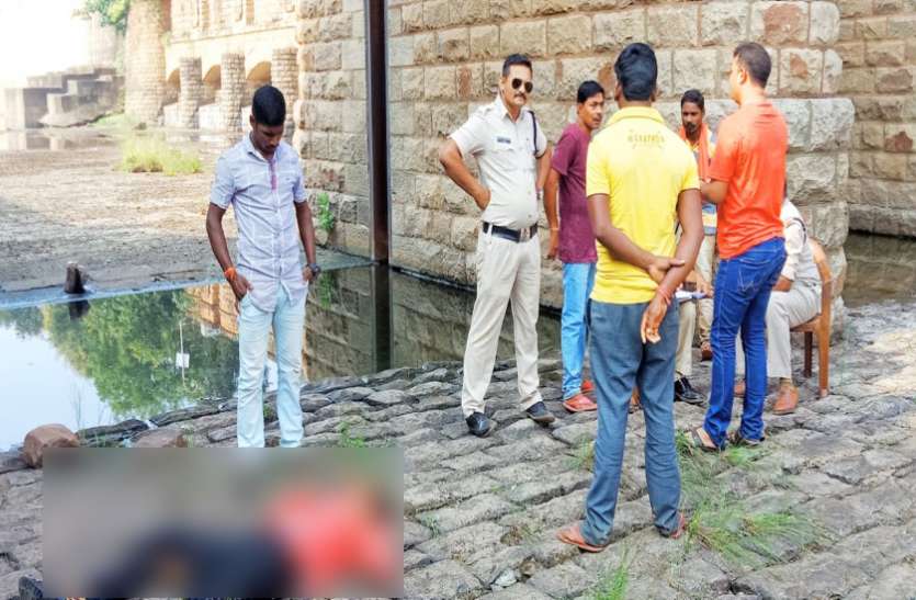 दिवाली मनाने बीवी के साथ गया था ससुराल, आधी रात हुआ कुछ यूं की डैम पहुंचकर 40 फीट ऊंचाई से लगा दी छलांग दिवाली मनाने बीवी के साथ गया था ससुराल, आधी रात हुआ कुछ यूं की डैम पहुंचकर 40 फीट ऊंचाई से लगा दी छलांग