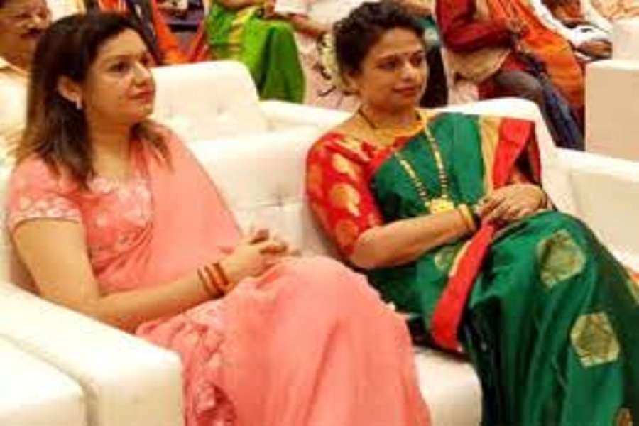 maha politics :प्रियंका चतुर्वेदी और शीतल म्हात्रे को गोली नहीं मारी तो कहना