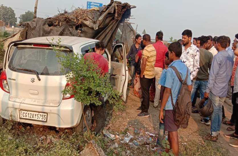 नशे में धुत कार चालक ने पहले सीताफल से भरे पिकअप को ठोका, फिर ढाबे में घुसा दी कार