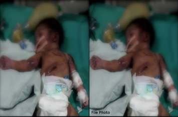 Newborn baby thrown by Parents on the street 2 day old baby girl मां - बाप ने दो दिन की नवजात बच्ची को फेंका सड़क में, जब सुबह ग्रामीण ने देखा इस हाल में तो...