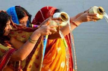 chhath pooja top 10 songs by khesari laal yadav and pawan singh खेसारीलाल और पवन सिंह के गानों से बनाइए छठ पर्व को और शानदार, देखें टॉप 10 गानों की लिस्ट
