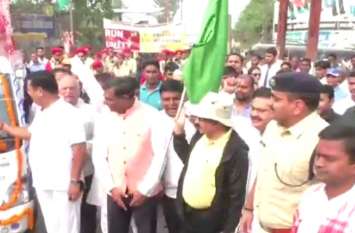 5000 students from 26 schools run in Run for Unity with mau DM SP डीएम एसपी के साथ रन फॉर यूनिटी में दौड़े 26 स्कूलों के 5 हजार छात्र