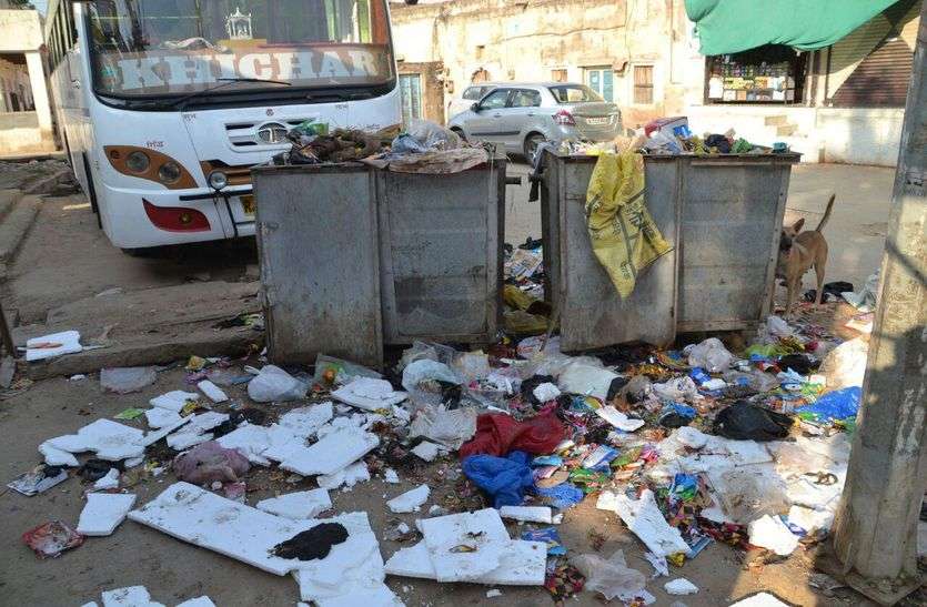 Changemaker 2.0 : वार्ड 20 और 24 में कचरे के ढेर, उफान मारती नालियां