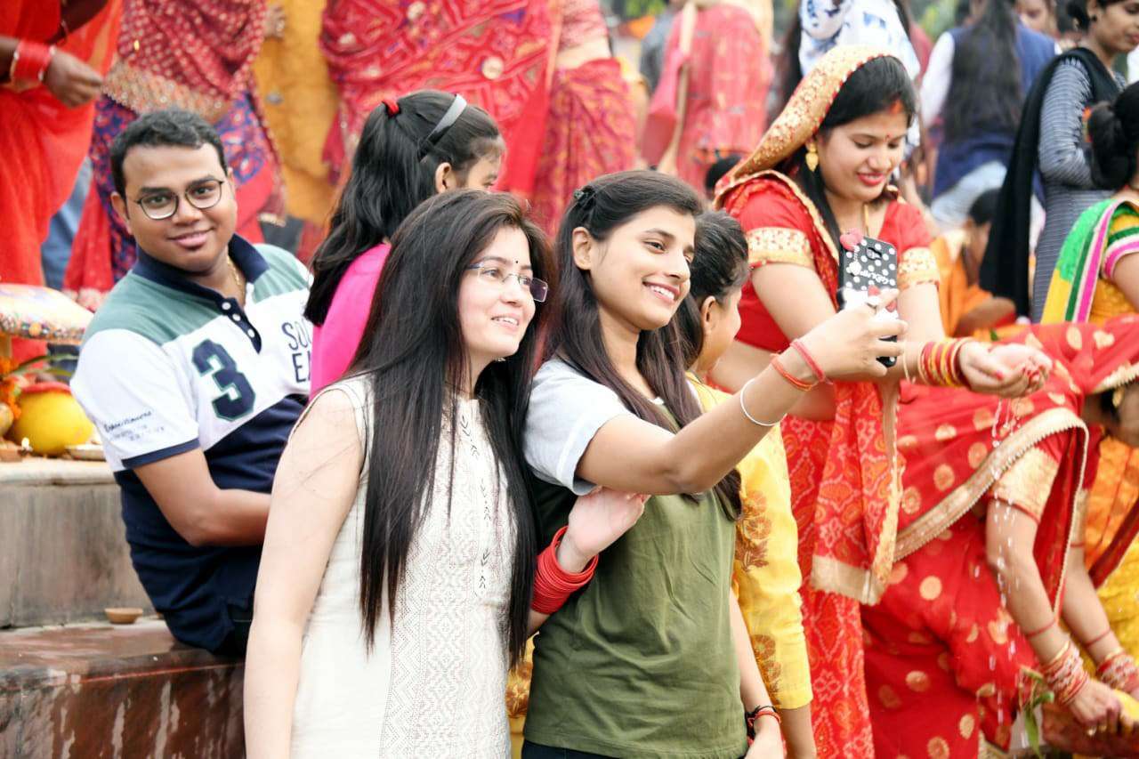 काँचहिं बाँस के बहेंगिया, बहँगी लचकत जाय से गुंजरित हुआ पूर्वांचल