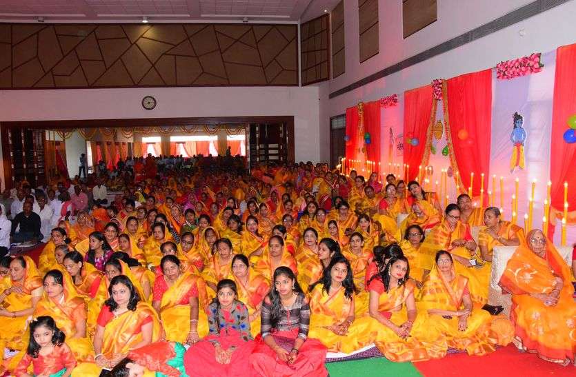 मानव कल्याण के लिए हुआ कृष्ण का जन्म मानव कल्याण के लिए हुआ कृष्ण का जन्म