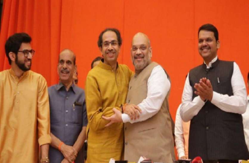 maharashtra-shiv-sena-decided-the-50-50-formula-for-chief-minister-post_730x365.jpg महाराष्ट्रः शिवसेना से खींचतान के बीच बीजेपी मंत्री ने दिया सरकार बनाने का फॉर्मूला, दोहराएंगे 1995