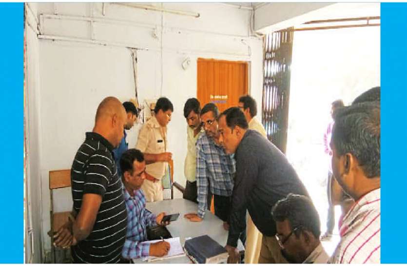 doctor कोलकाता से आया शहर में खोला डॉक्टरी का धंधा, 10 रुपए में करता था ठीक, एफआइआर दर्ज