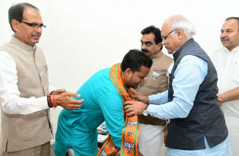 एमपी में फिर सियासी भूचाल, भाजपा विधायक ने कहा- मैं कांग्रेस सरकार के काम से खुश, कमल नाथ का दूंगा साथ