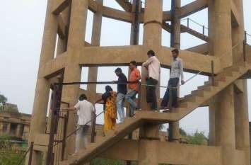 crime news jhunjhunu खुद की पत्नी से गंदा काम करवाना चाहता था पति, तो चढ़ गई टंकी पर
