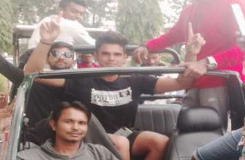 Cricketer Sachin Tendulkar's son Arjun in Jhalana Safari jaipur visit मिसेज खान और लोरा को देख रोमांचित हुए सचिन तेंदुलकर के बेटे अर्जुन, देखें वीडियो
