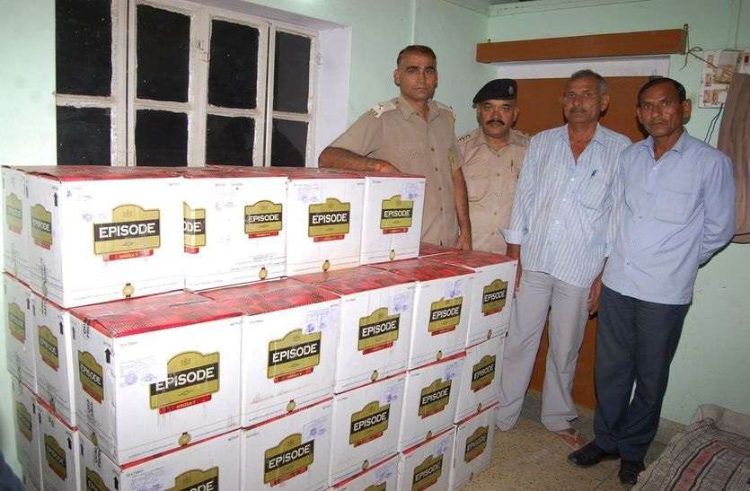 अवैध शराब से भरी पिकअप जब्त नाकाबंदी तोडकऱ भागा भागा आरोपी
