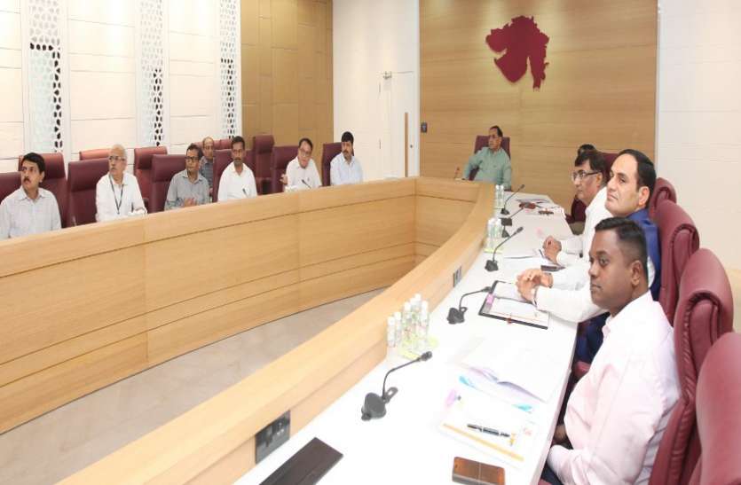 Ahmedabad News अहमदाबाद में मेट्रो का पहला चरण समय पर पूरा करने को सीएम ने दिए ये निर्देश Ahmedabad News अहमदाबाद में मेट्रो का पहला चरण समय पर पूरा करने को सीएम ने दिए ये निर्देश