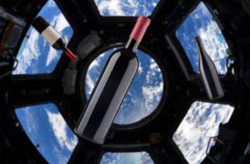 bottles of red wine have been sent to the space station आखिर किस लिए अंतरिक्ष में भेजी गईं वाइन की बोतलें? अंतरिक्ष यात्री नहीं पी पाएंगे