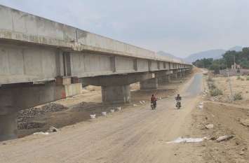 bridge at jawai river at bishangarh road jalore बारिश में जवाई नदी में तेज बहाव हुआ तो भी नहीं रुकेगा रास्ता, फर्राटे से पार हो जाएगा बहाव वाला क्षेत्र