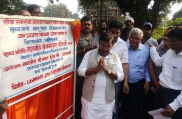 Rural Development Minister performs Bhoomi Pujan of Nal Water Scheme i ग्रामीण विकास मंत्री ने उक्सा में किया नलजल योजना का भूमिपूजन