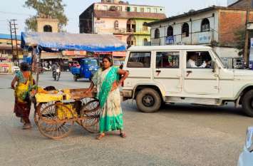 Progressive traders are outnumbered by mercenaries नपाकर्मियों पर भारी पड़ रहे ठेला व्यापारी