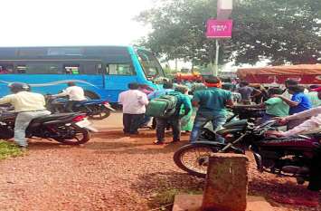 High speed vehicles are increasing road accidents in the district तेज रफ्तार वाहनों जिले में लगातार बढ़ रही सड़क दुर्घटनाएं