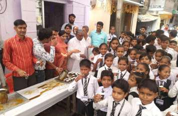 Brew to prevent dengue and viral disease डेंगू और वायरल रोग से बचाव के लिए पिलाया काढ़ा