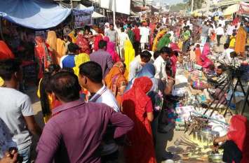 Faith: Fair with Maha Aarti, fierce shopping आस्था: महाआरती के साथ मेला सम्पन्न, जमकर हुई खरीदारी