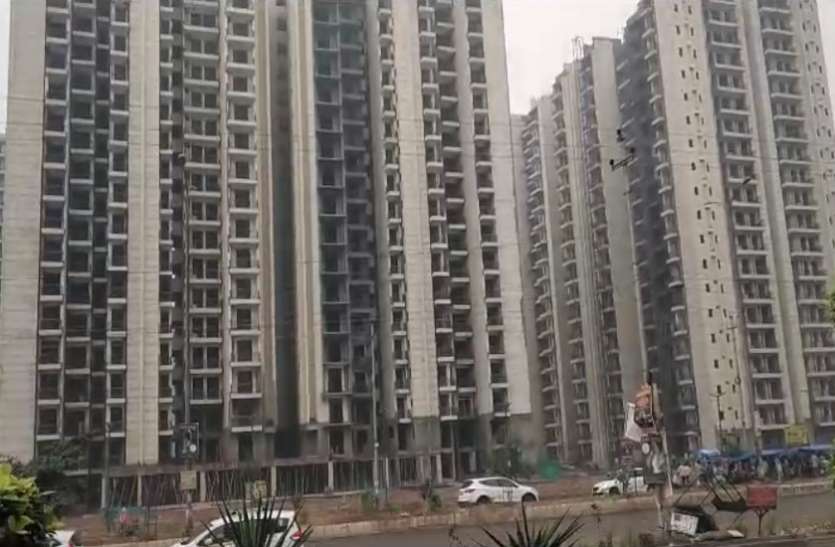 noida.jpg वित्त मंत्री निर्मला सीतारमण ने किया बड़ा ऐलान, 60 हजार बायर्स के आशियाने का सपना होगा पूरा