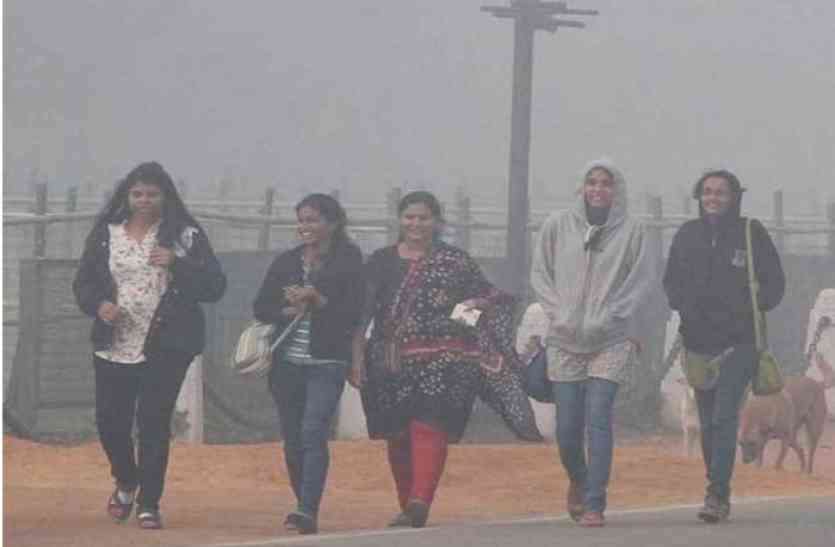 winter weather जयपुर में बदला मौसम, बढ़ गई सर्दी, गर्म कपड़ों में नजर आए लोग