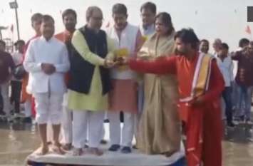 Minister Bhupendra Singh Chaudhary inaugurates the Garhmukteshwar fair Video: गढ़मुक्तेश्वर मेले का शुभारंभ, 25 लाख से ज्यादा श्रद्धालु लगाएंगे कार्तिक पूर्णिमा पर गंगा में डुबकी