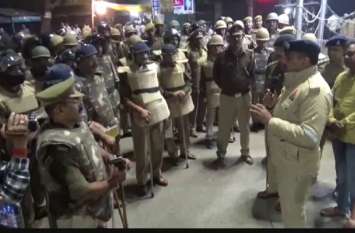 police alert in mau before supreme court decision चप्पे-चप्पे पर पुलिस तैनात, बढ़ाई गई शहर की निगरानी
