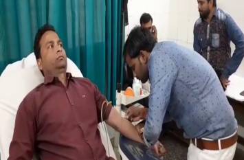 mahoba hindi news मुस्लिम युवक ने 7 वर्षीय हिन्दू बच्ची के लिए रक्तदान कर दिया सद्भावना का सन्देश