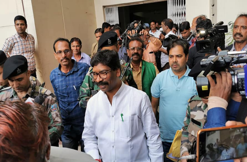 लालू यादव से मिले हेमंत सोरेन, महागठबंधन को लेकर कही बड़ी बात लालू यादव से मिले हेमंत सोरेन, महागठबंधन को लेकर कही बड़ी बात