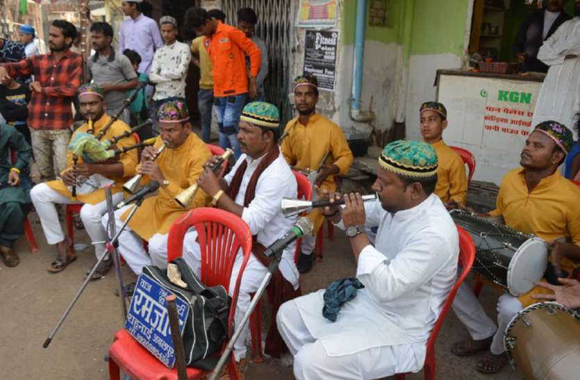 The clarification of peace in the city, example of brother feed शहर में बजी अमन की शहनाई, कायम रही भाई चारे की मिसाल