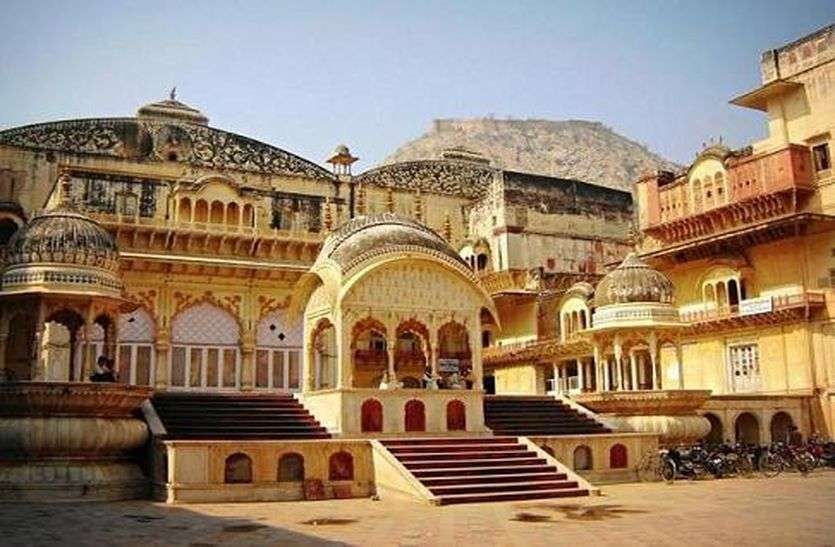 युवाओं की चुनौती देख चुनाव मैदान में उतरने से कतराए बूढ़े नेता युवाओं की चुनौती देख चुनाव मैदान में उतरने से कतराए बूढ़े नेता
